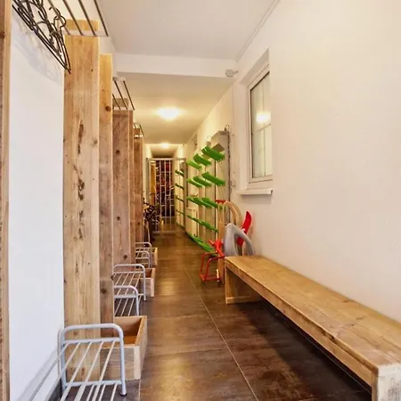 Kristall E Apartman *